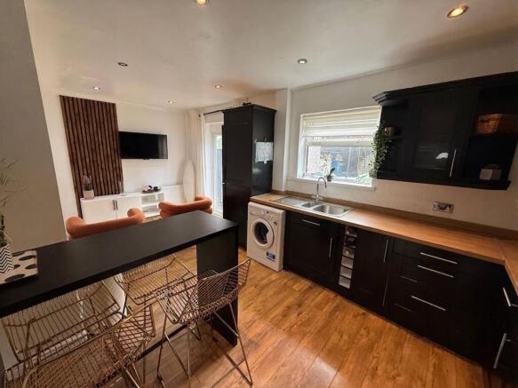 3 bed Terraced for sale Image 5