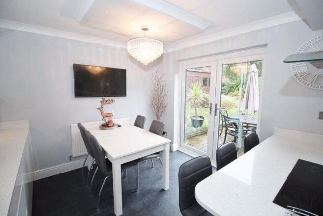 Kitchen/dining...