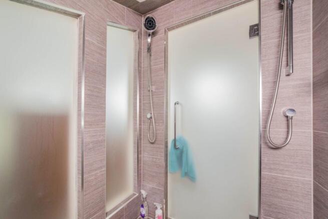 Master En-suite