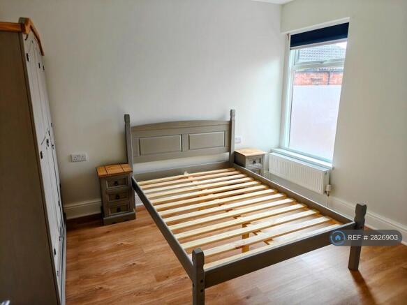 1 bed House Share to rent Image 10