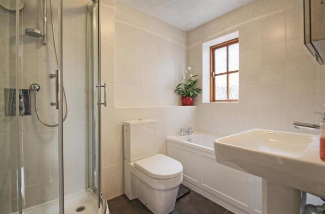 LUXURY FOUR PIECE BATHROOM