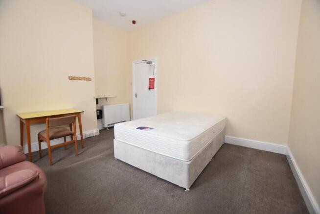 Bedsit 4.jpg