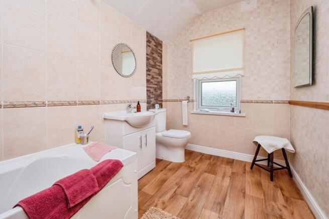 2 bed Terraced for sale Image 9