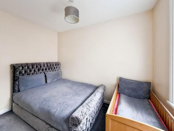 4 bed Terraced for sale Image 9