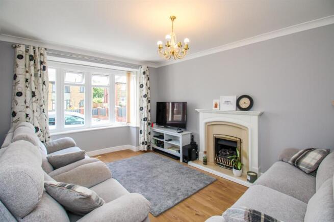 4 bed Detached for sale Image 9