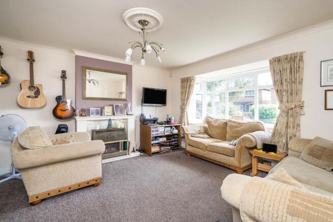 Lounge/Dining Area