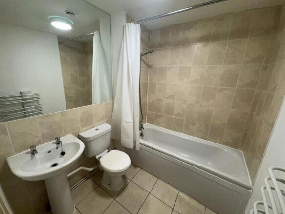 1 bed Apartment to rent Image 7