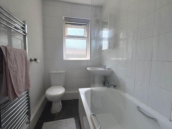2 bed Flat for sale Image 10