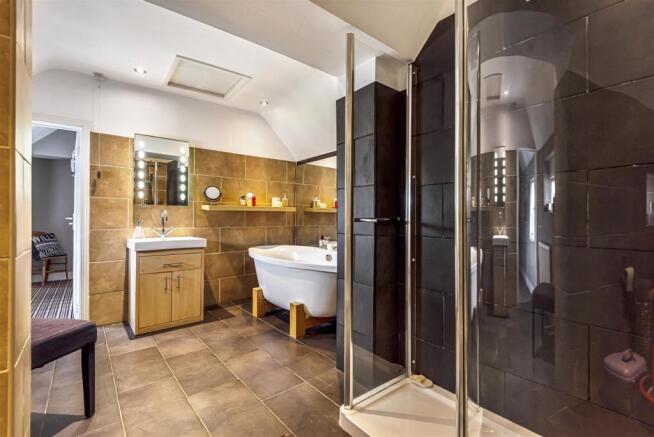 2 Jubilee  Cottage, Bathroom