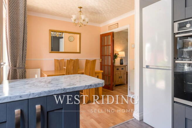 4 bed Semi-Detached for sale Image 9