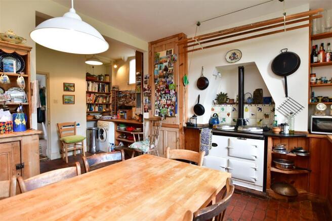 Kitchen/ Dining Room