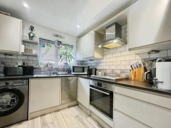 3 bed Semi-Detached for sale Image 7