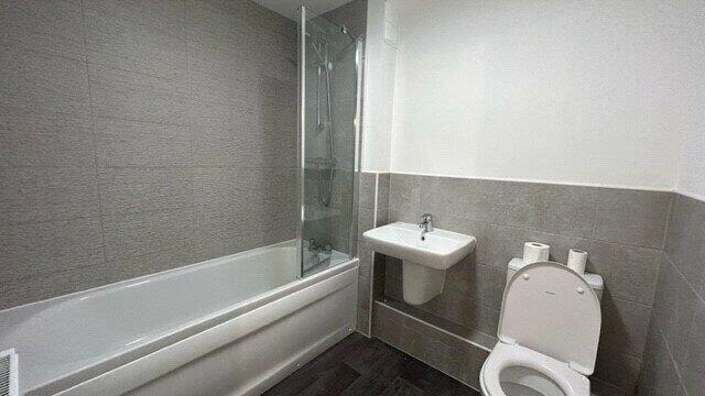 2 bed Apartment to rent Image 4