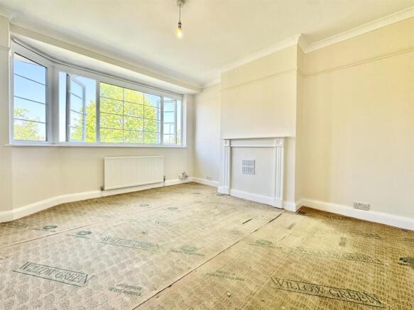2 Bedroom Maisonette For Sale