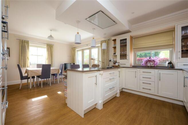 Dining/Kitchen Area
