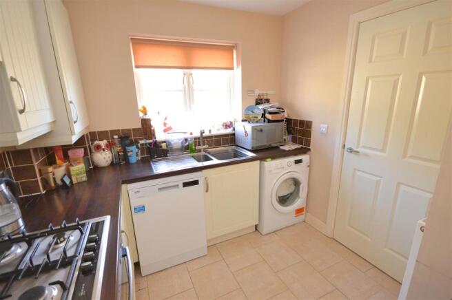Kitchen 1 (10).jpg