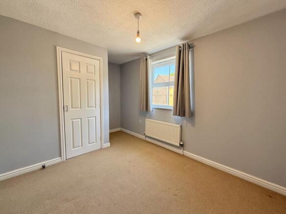 2 bed Semi-Detached to rent Image 8