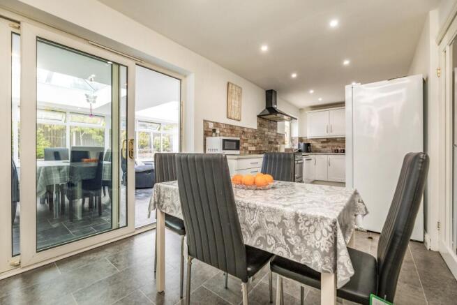 3 bed Bungalow for sale Image 9