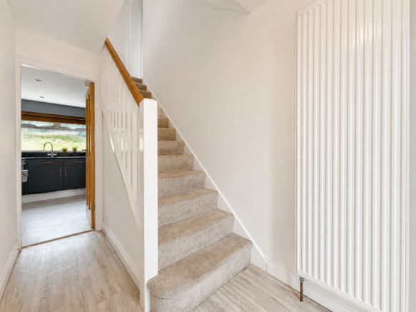 4 bed Semi-Detached for sale Image 8