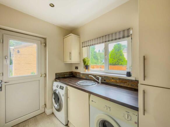 3 bed Detached for sale Image 9