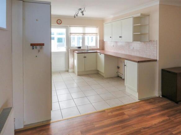 Kitchen Diner.JPG