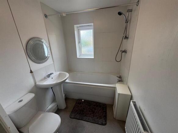 2 bed Apartment for sale Image 7