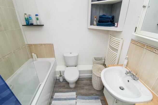 BATHROOM/W.C.