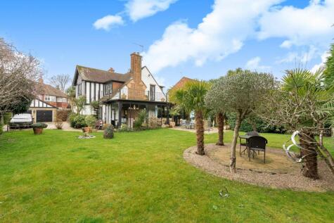 Meadway Close, Staines-upon-Thames, TW18
