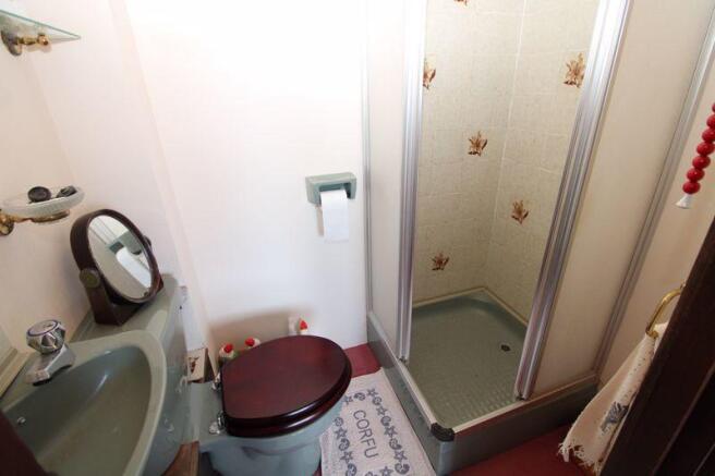 En suite showe...