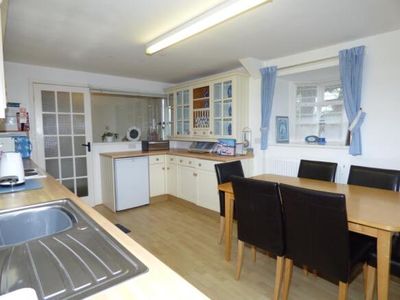 Cottage Kitchen Dine