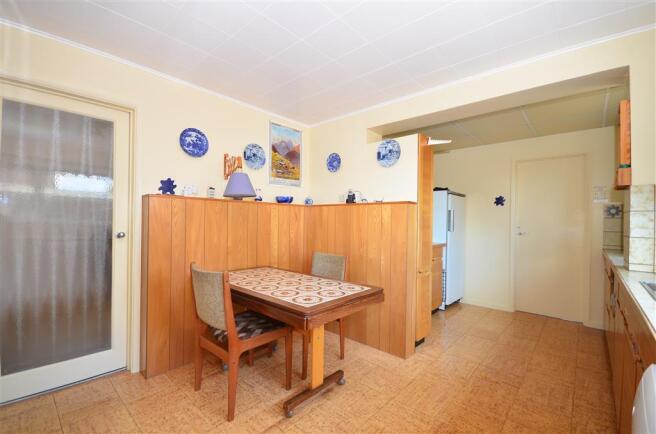 Kitchen/ Breakfast Room