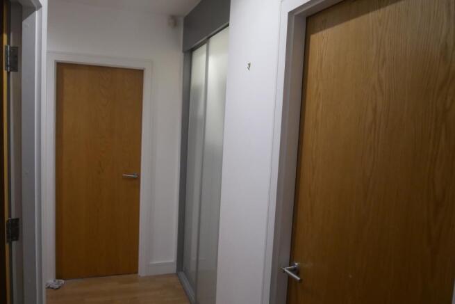 2 bed Apartment to rent Image 9