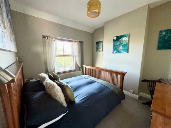 Greenfields - Bed 1.jpg