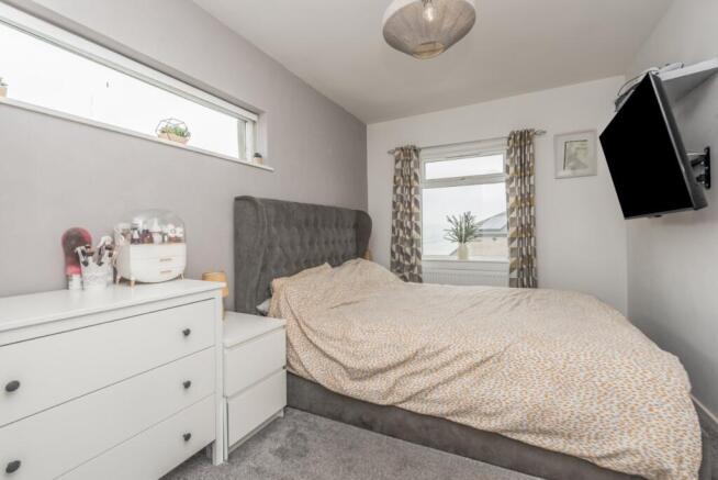 4 bed Semi-Detached for sale Image 7