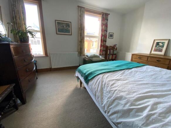 Bed1a.jpg