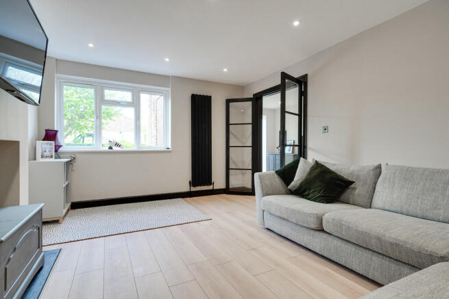 4 Lindsay Close, ...