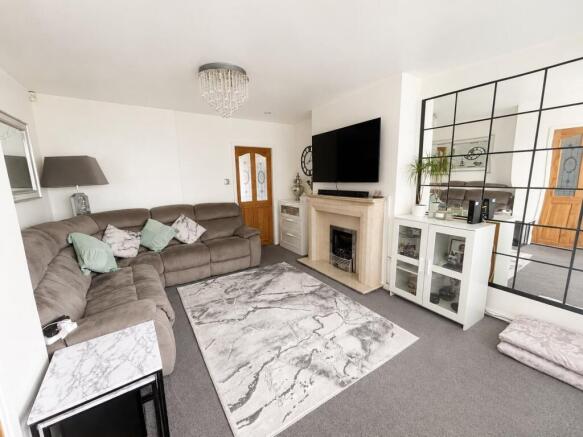 3 bed Semi-Detached for sale Image 5
