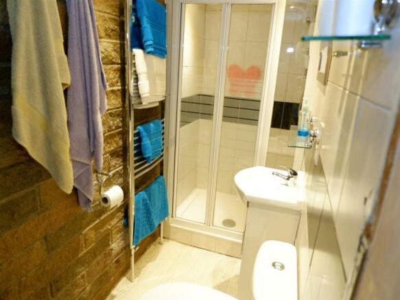 Shower Room: