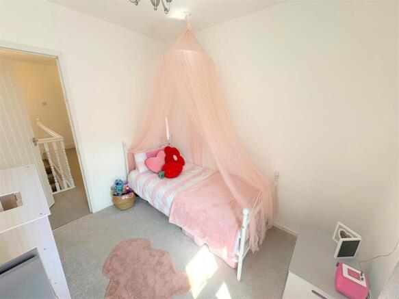 Bedroom 3b.jpg