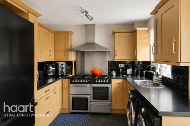 Mint Close, Swindon photo 4
