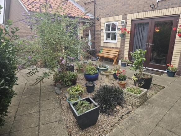 1 bed Flat to rent Image 4