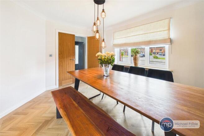 4 bed Detached for sale Image 8