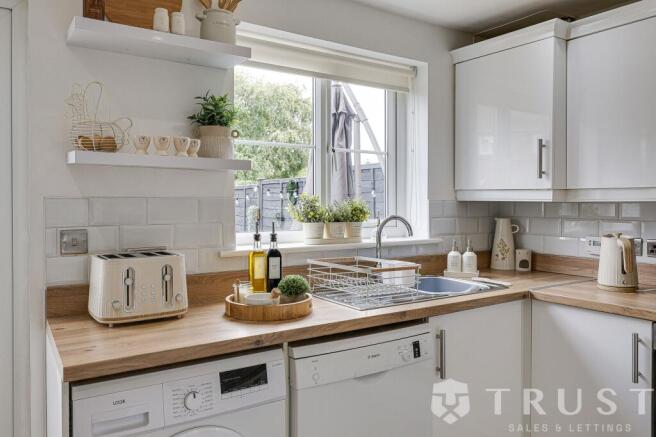 3 bed Terraced for sale Image 8