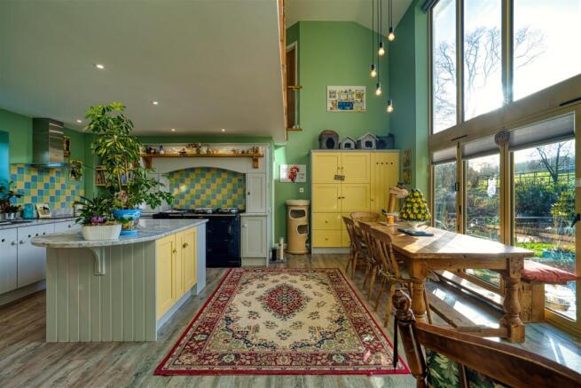 Kitchen / Dining Room