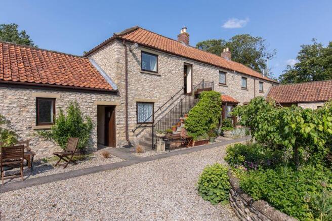 5 bed Character Property for sale Image 10
