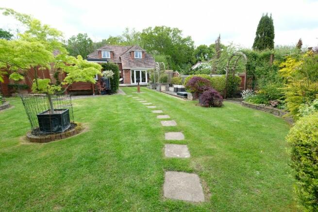 GARDEN 
