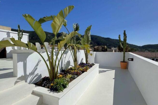 02-Urbaner Luxus mit Panorama ¿ Stilvolles Stadthaus im Herzen von Andratx-kaufen-dachterrasse