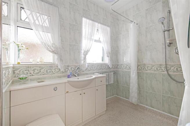 Shower Room-1.jpg