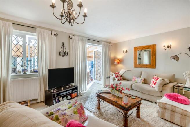 8706340-interior02.jpg