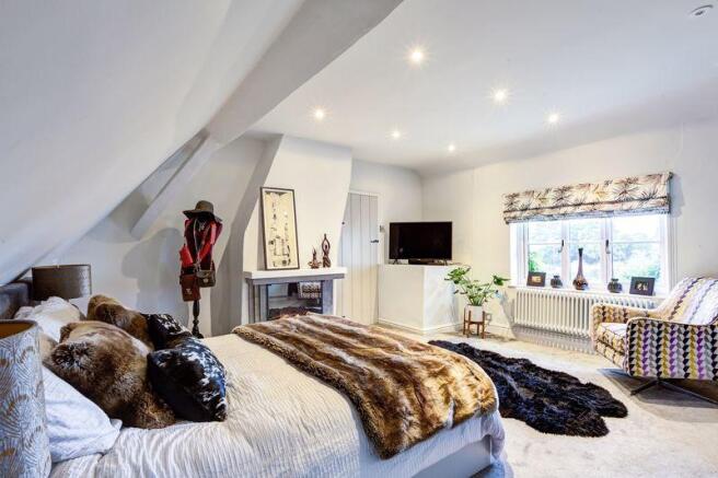 BEDROOM 1